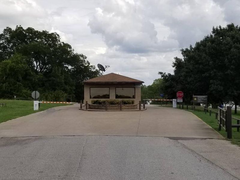 Entrance to Holiday campground