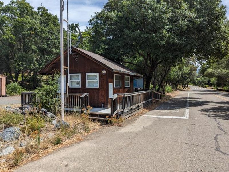 Entrance to Kyen Campground.