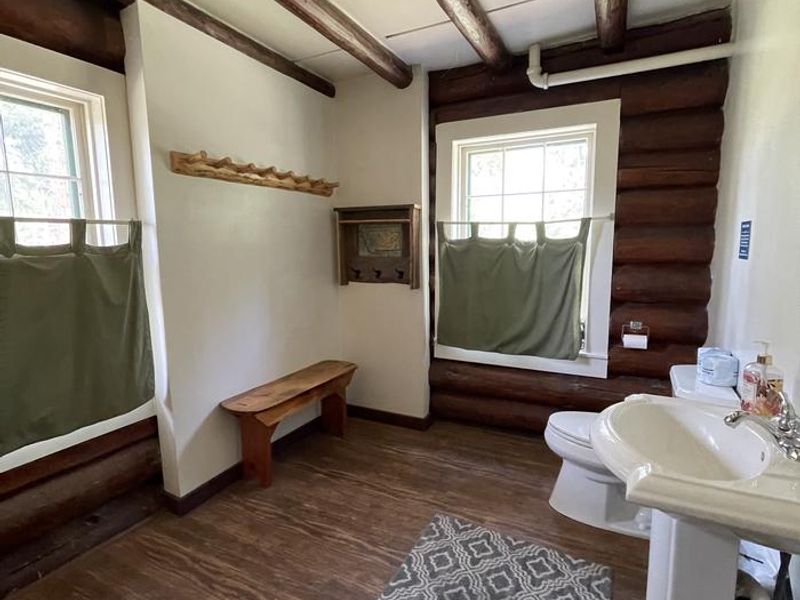 OLD CONDON RANGER STATION -bathroom 