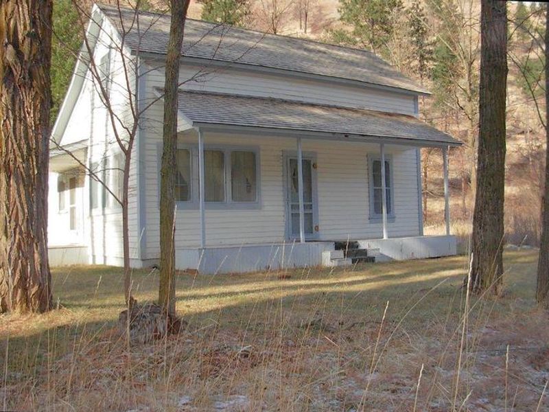 View looking at the front of the cabin