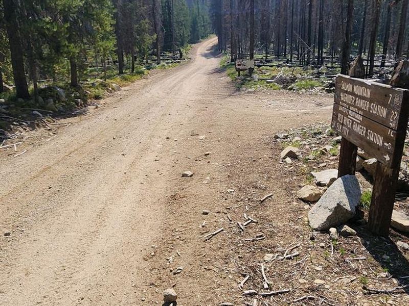 Turnoff of Road #468 to Horse Heaven Cabin to the south