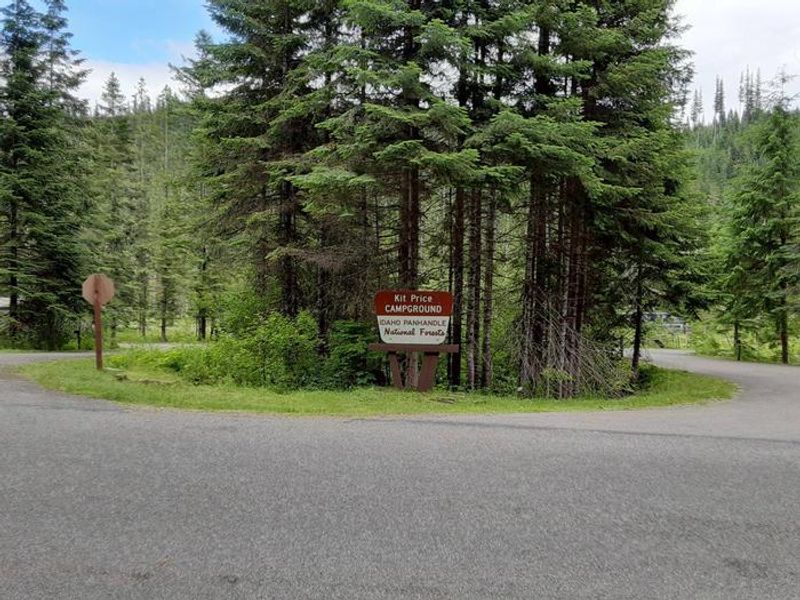 Sign welcoming you to Kit Price