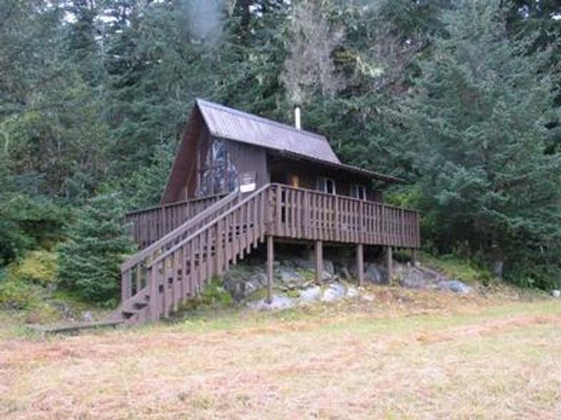 Little Dry Island Cabin Exterior